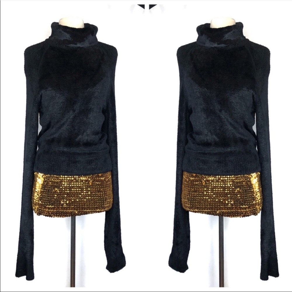 Alaia extra long sleeve sweater